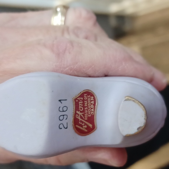 (2) Vintage ceramic shoes - Picture 4 of 6